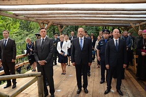 O spominski prireditvi pri Ruski kapelici pod Vršičem O spominski prireditvi pri Ruski kapelici pod Vršičem