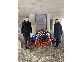 O sodelovanju predstavnikov veleposlaništva Rusije v Sloveniji  na spominski slovesnosti v Dražgošah (Železniki).