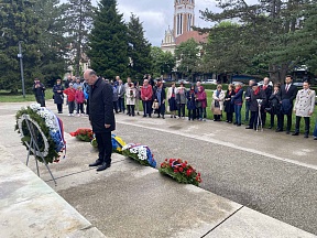 Ob polaganje vencev k spomenikom v Murske-Sobote in Mariboru